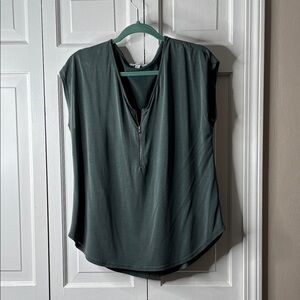Green Envelope Sleeveless Zip V-Neck Top - Forest Green